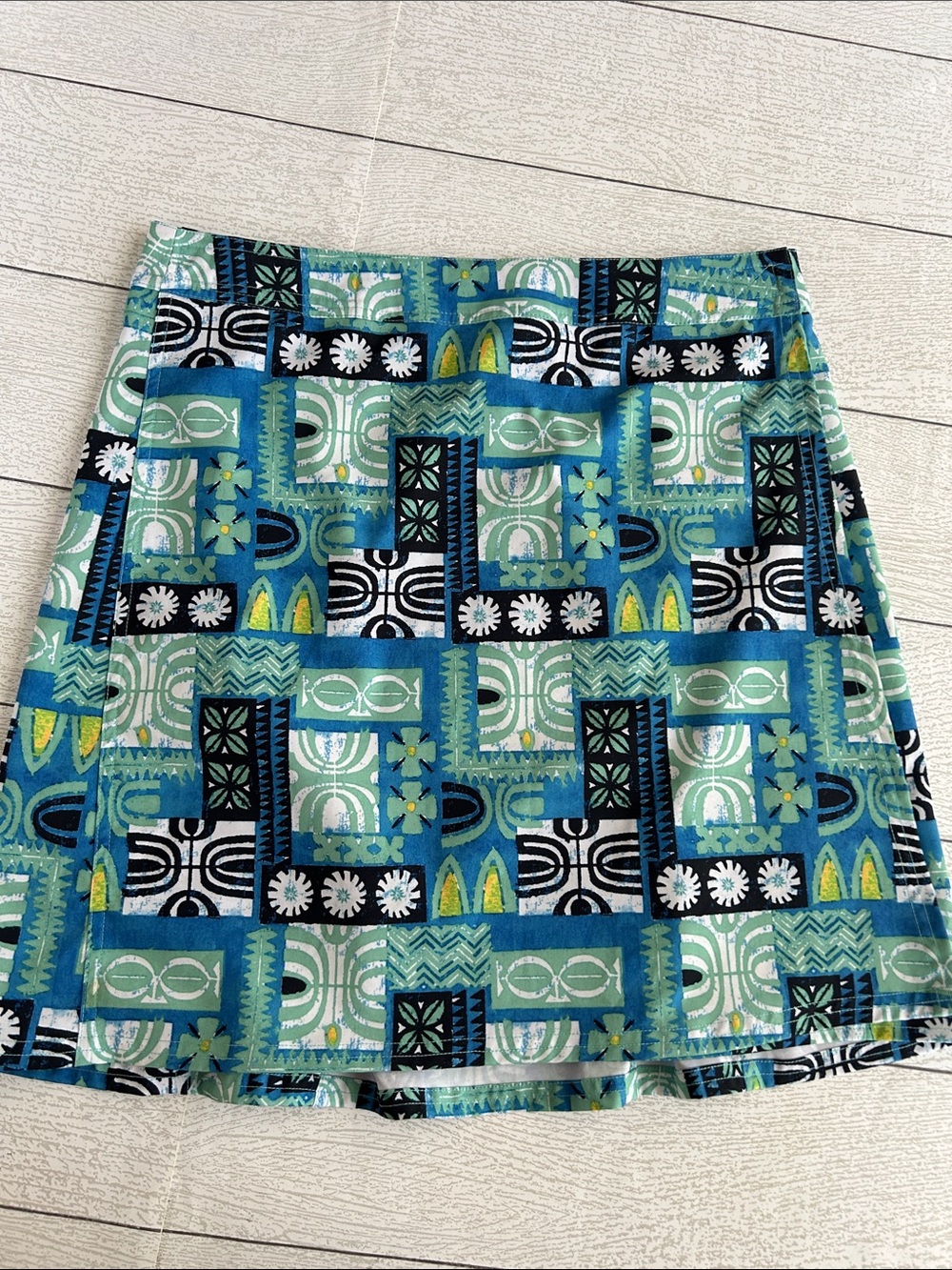 Rip Skirt M Hawaii Pali Maui blue colors Adjustable Velcro waist LNWOT